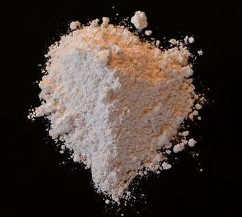 �����}�c������̼����(y��ng)�^���еĮa(ch��n)��ӔU(ku��)ɢ